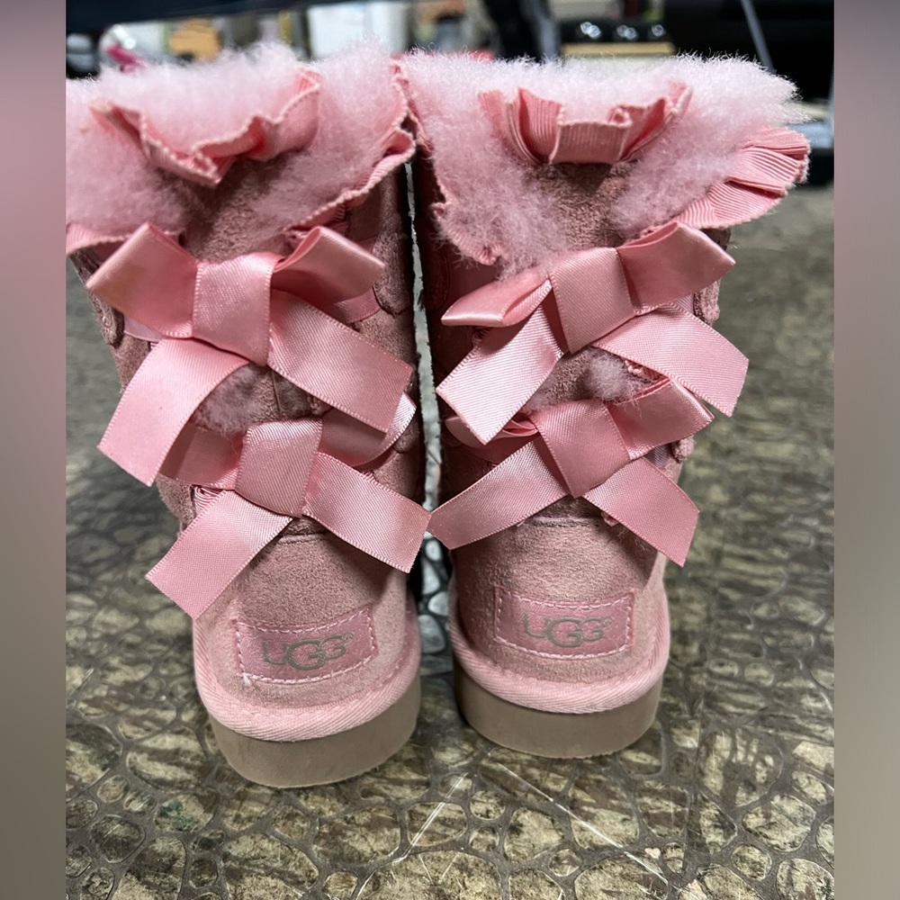 Ugg’s toddler pink